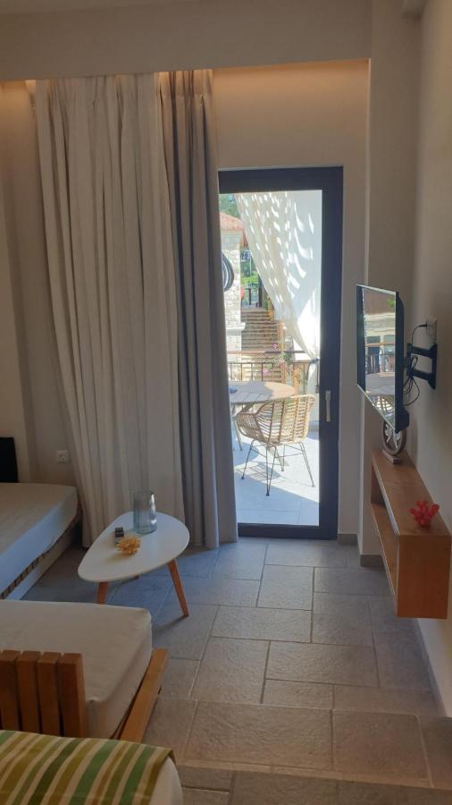 Vista Al Mare Luxury Apartments Gialova Exteriér fotografie